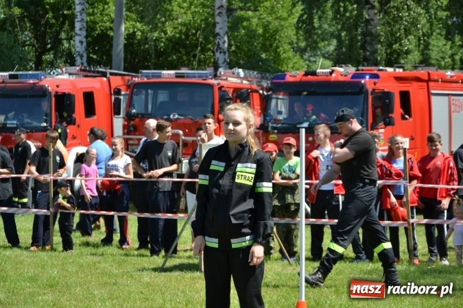 Zdjęcie w galerii na portalu naszraciborz.pl: Nie ma mocnych na Roszków! Pokonał o włos ekipę z Owsiszcz w gminnych zawodach! wiadomości z regionu