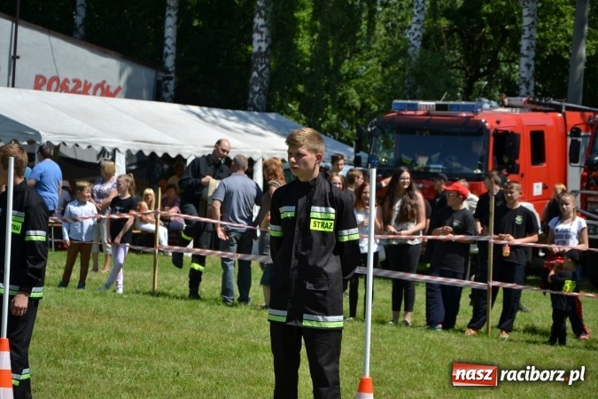 Zdjęcie w galerii na portalu naszraciborz.pl: Nie ma mocnych na Roszków! Pokonał o włos ekipę z Owsiszcz w gminnych zawodach! wiadomości z regionu