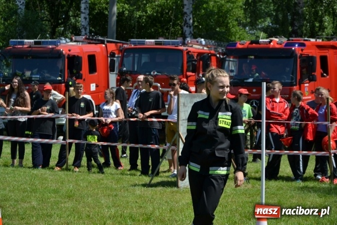 Zdjęcie w galerii na portalu naszraciborz.pl: Nie ma mocnych na Roszków! Pokonał o włos ekipę z Owsiszcz w gminnych zawodach! wiadomości z regionu
