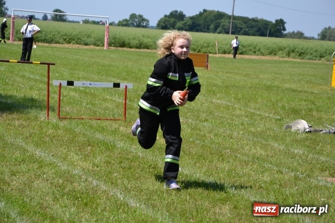 Zdjęcie w galerii na portalu naszraciborz.pl: Nie ma mocnych na Roszków! Pokonał o włos ekipę z Owsiszcz w gminnych zawodach! wiadomości z regionu
