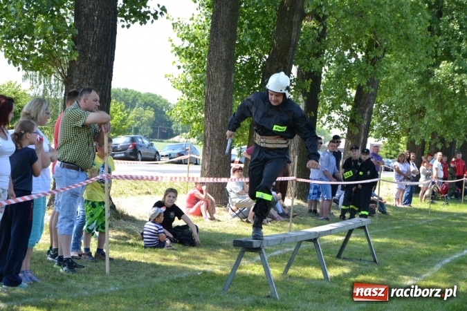 Zdjęcie w galerii na portalu naszraciborz.pl: Nie ma mocnych na Roszków! Pokonał o włos ekipę z Owsiszcz w gminnych zawodach! wiadomości z regionu