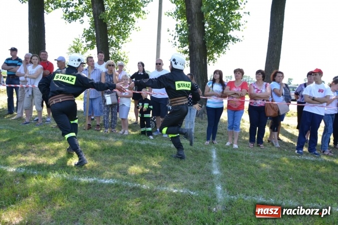 Zdjęcie w galerii na portalu naszraciborz.pl: Nie ma mocnych na Roszków! Pokonał o włos ekipę z Owsiszcz w gminnych zawodach! wiadomości z regionu
