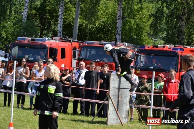 Zdjęcie w galerii na portalu naszraciborz.pl: Nie ma mocnych na Roszków! Pokonał o włos ekipę z Owsiszcz w gminnych zawodach! wiadomości z regionu
