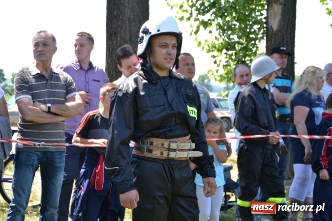 Zdjęcie w galerii na portalu naszraciborz.pl: Nie ma mocnych na Roszków! Pokonał o włos ekipę z Owsiszcz w gminnych zawodach! wiadomości z regionu