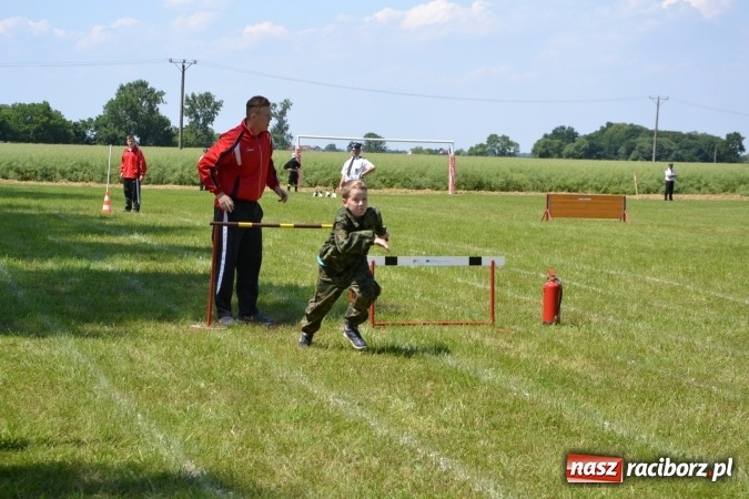 Zdjęcie w galerii na portalu naszraciborz.pl: Nie ma mocnych na Roszków! Pokonał o włos ekipę z Owsiszcz w gminnych zawodach! wiadomości z regionu