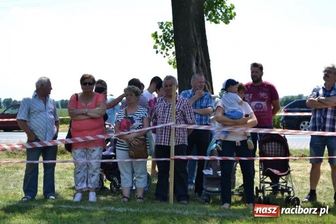 Zdjęcie w galerii na portalu naszraciborz.pl: Nie ma mocnych na Roszków! Pokonał o włos ekipę z Owsiszcz w gminnych zawodach! wiadomości z regionu