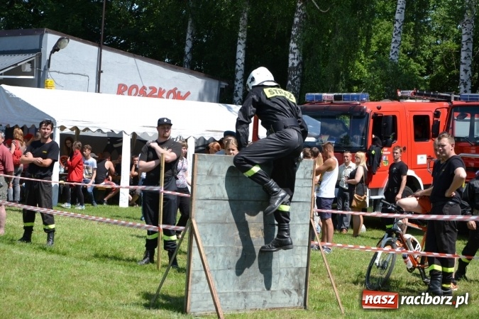 Zdjęcie w galerii na portalu naszraciborz.pl: Nie ma mocnych na Roszków! Pokonał o włos ekipę z Owsiszcz w gminnych zawodach! wiadomości z regionu