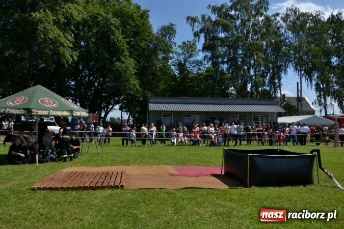 Zdjęcie w galerii na portalu naszraciborz.pl: Nie ma mocnych na Roszków! Pokonał o włos ekipę z Owsiszcz w gminnych zawodach! wiadomości z regionu