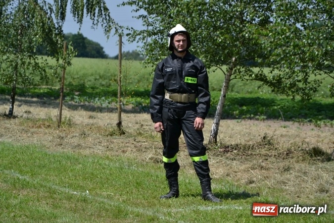 Zdjęcie w galerii na portalu naszraciborz.pl: Nie ma mocnych na Roszków! Pokonał o włos ekipę z Owsiszcz w gminnych zawodach! wiadomości z regionu