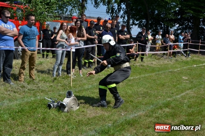 Zdjęcie w galerii na portalu naszraciborz.pl: Nie ma mocnych na Roszków! Pokonał o włos ekipę z Owsiszcz w gminnych zawodach! wiadomości z regionu