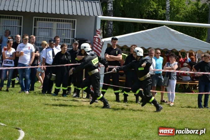 Zdjęcie w galerii na portalu naszraciborz.pl: Nie ma mocnych na Roszków! Pokonał o włos ekipę z Owsiszcz w gminnych zawodach! wiadomości z regionu