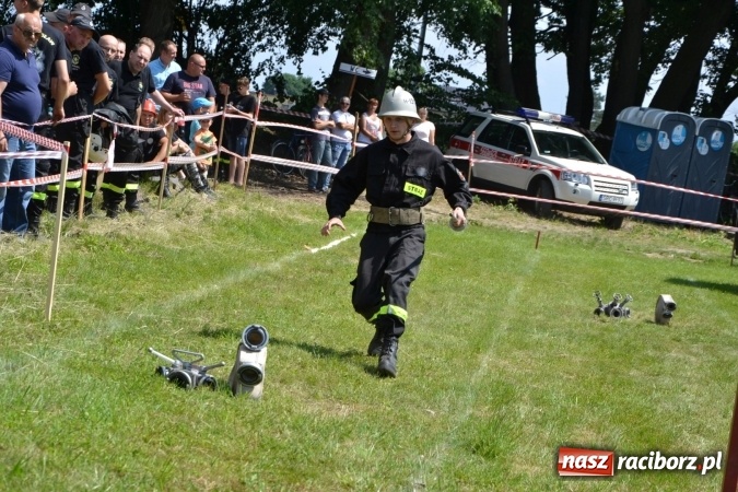 Zdjęcie w galerii na portalu naszraciborz.pl: Nie ma mocnych na Roszków! Pokonał o włos ekipę z Owsiszcz w gminnych zawodach! wiadomości z regionu