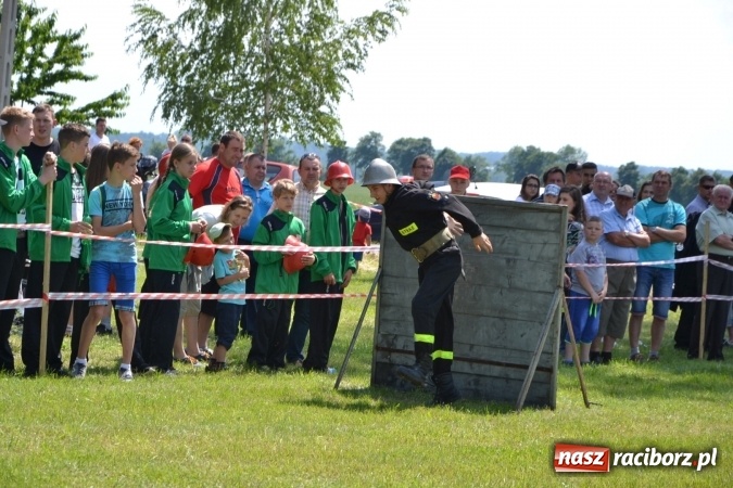 Zdjęcie w galerii na portalu naszraciborz.pl: Nie ma mocnych na Roszków! Pokonał o włos ekipę z Owsiszcz w gminnych zawodach! wiadomości z regionu