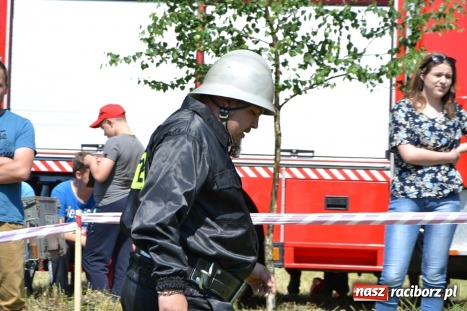 Zdjęcie w galerii na portalu naszraciborz.pl: Nie ma mocnych na Roszków! Pokonał o włos ekipę z Owsiszcz w gminnych zawodach! wiadomości z regionu