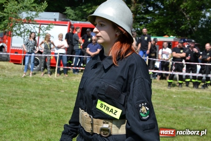 Zdjęcie w galerii na portalu naszraciborz.pl: Nie ma mocnych na Roszków! Pokonał o włos ekipę z Owsiszcz w gminnych zawodach! wiadomości z regionu