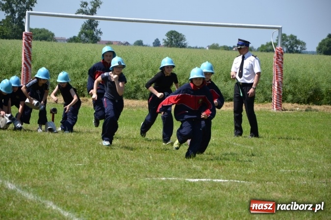 Zdjęcie w galerii na portalu naszraciborz.pl: Nie ma mocnych na Roszków! Pokonał o włos ekipę z Owsiszcz w gminnych zawodach! wiadomości z regionu