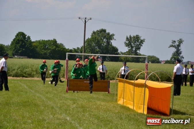 Zdjęcie w galerii na portalu naszraciborz.pl: Nie ma mocnych na Roszków! Pokonał o włos ekipę z Owsiszcz w gminnych zawodach! wiadomości z regionu