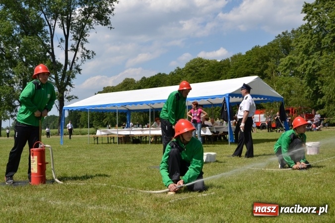 Zdjęcie w galerii na portalu naszraciborz.pl: Nie ma mocnych na Roszków! Pokonał o włos ekipę z Owsiszcz w gminnych zawodach! wiadomości z regionu