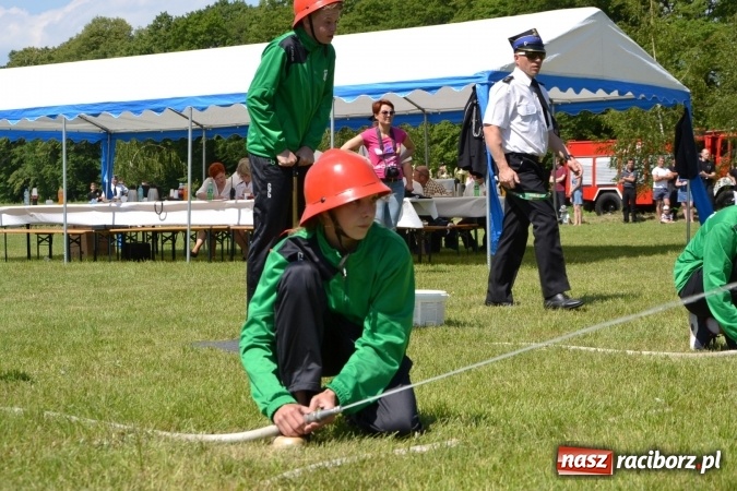 Zdjęcie w galerii na portalu naszraciborz.pl: Nie ma mocnych na Roszków! Pokonał o włos ekipę z Owsiszcz w gminnych zawodach! wiadomości z regionu