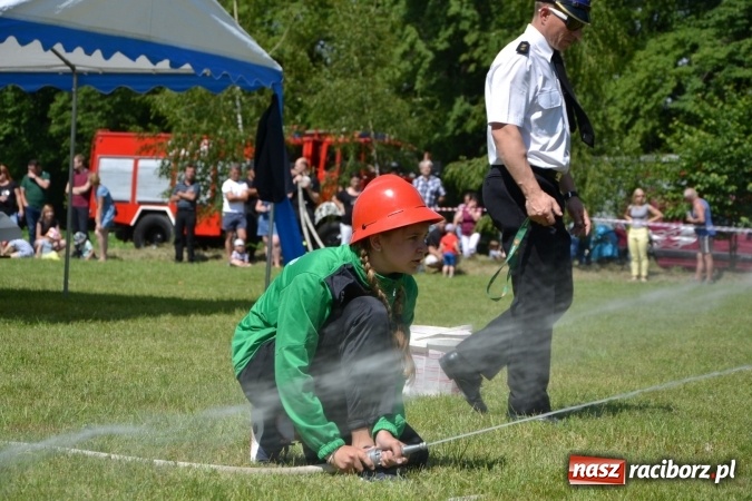 Zdjęcie w galerii na portalu naszraciborz.pl: Nie ma mocnych na Roszków! Pokonał o włos ekipę z Owsiszcz w gminnych zawodach! wiadomości z regionu