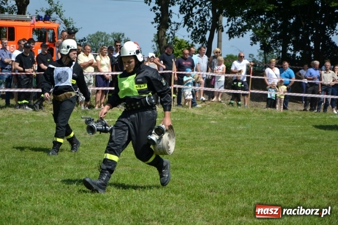 Zdjęcie w galerii na portalu naszraciborz.pl: Nie ma mocnych na Roszków! Pokonał o włos ekipę z Owsiszcz w gminnych zawodach! wiadomości z regionu