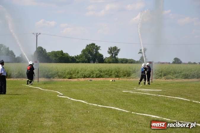 Zdjęcie w galerii na portalu naszraciborz.pl: Nie ma mocnych na Roszków! Pokonał o włos ekipę z Owsiszcz w gminnych zawodach! wiadomości z regionu