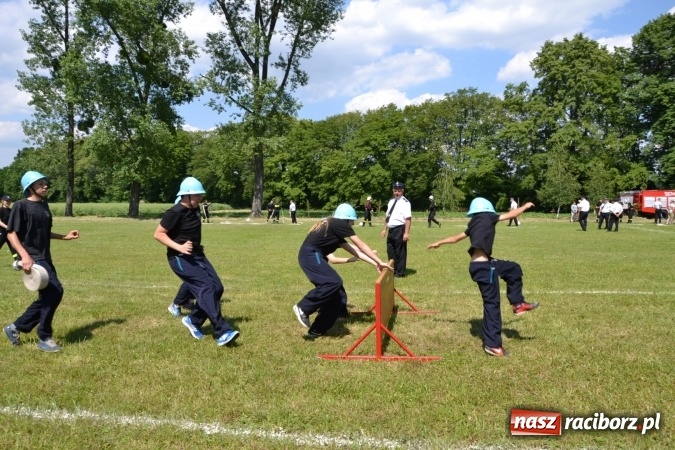 Zdjęcie w galerii na portalu naszraciborz.pl: Nie ma mocnych na Roszków! Pokonał o włos ekipę z Owsiszcz w gminnych zawodach! wiadomości z regionu