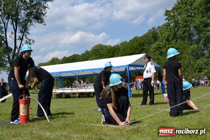 Zdjęcie w galerii na portalu naszraciborz.pl: Nie ma mocnych na Roszków! Pokonał o włos ekipę z Owsiszcz w gminnych zawodach! wiadomości z regionu
