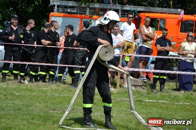 Zdjęcie w galerii na portalu naszraciborz.pl: Nie ma mocnych na Roszków! Pokonał o włos ekipę z Owsiszcz w gminnych zawodach! wiadomości z regionu