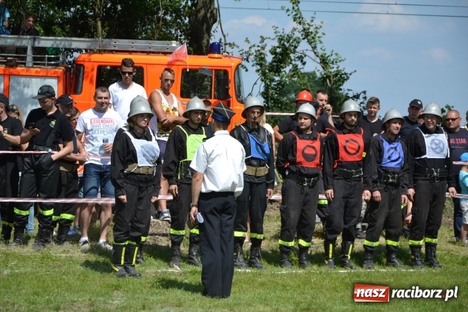 Zdjęcie w galerii na portalu naszraciborz.pl: Nie ma mocnych na Roszków! Pokonał o włos ekipę z Owsiszcz w gminnych zawodach! wiadomości z regionu