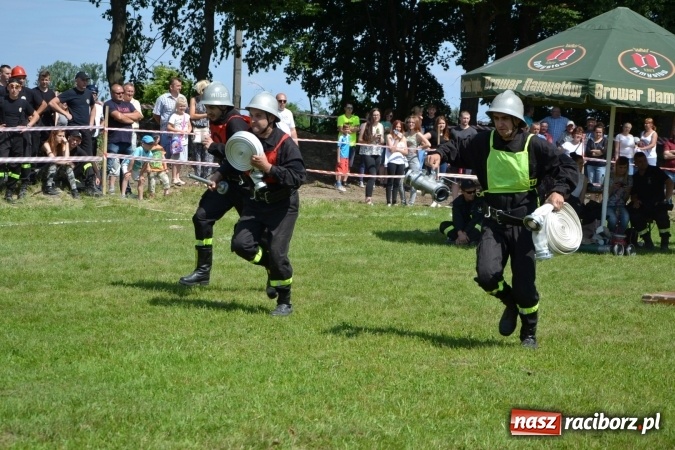 Zdjęcie w galerii na portalu naszraciborz.pl: Nie ma mocnych na Roszków! Pokonał o włos ekipę z Owsiszcz w gminnych zawodach! wiadomości z regionu