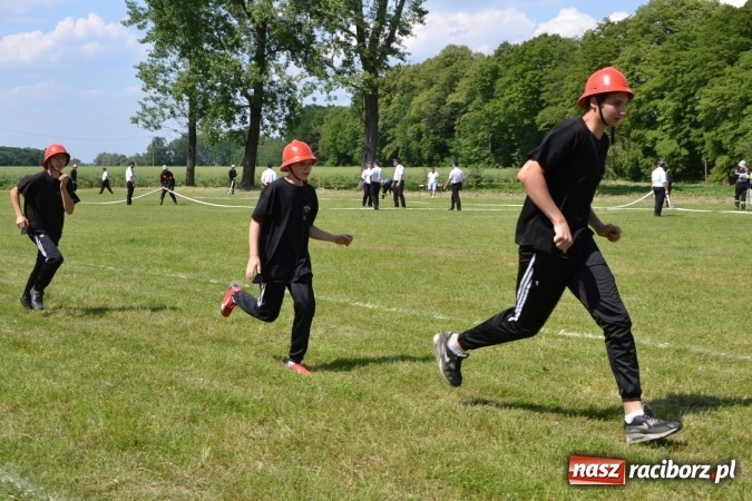 Zdjęcie w galerii na portalu naszraciborz.pl: Nie ma mocnych na Roszków! Pokonał o włos ekipę z Owsiszcz w gminnych zawodach! wiadomości z regionu