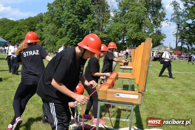 Zdjęcie w galerii na portalu naszraciborz.pl: Nie ma mocnych na Roszków! Pokonał o włos ekipę z Owsiszcz w gminnych zawodach! wiadomości z regionu