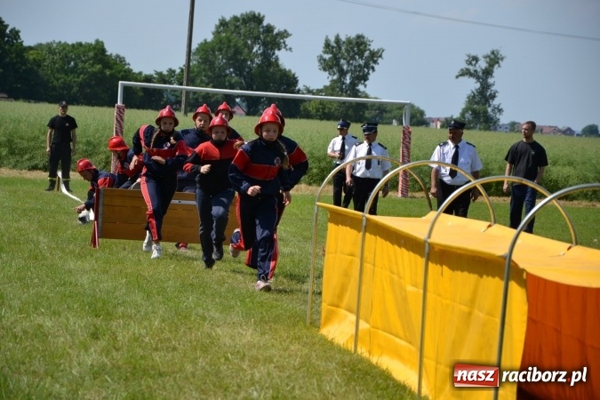 Zdjęcie w galerii na portalu naszraciborz.pl: Nie ma mocnych na Roszków! Pokonał o włos ekipę z Owsiszcz w gminnych zawodach! wiadomości z regionu