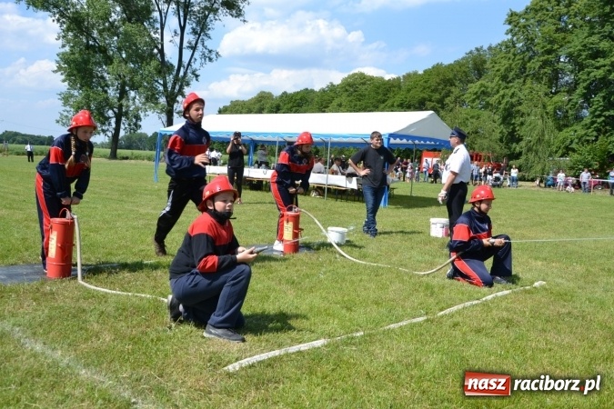 Zdjęcie w galerii na portalu naszraciborz.pl: Nie ma mocnych na Roszków! Pokonał o włos ekipę z Owsiszcz w gminnych zawodach! wiadomości z regionu