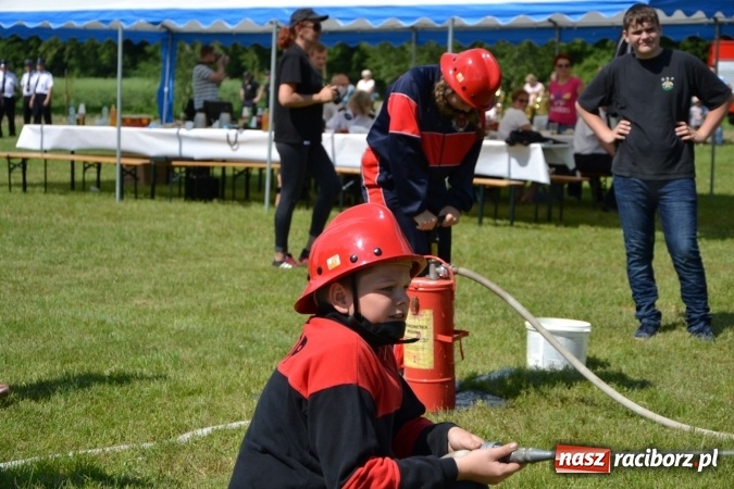 Zdjęcie w galerii na portalu naszraciborz.pl: Nie ma mocnych na Roszków! Pokonał o włos ekipę z Owsiszcz w gminnych zawodach! wiadomości z regionu
