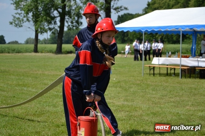 Zdjęcie w galerii na portalu naszraciborz.pl: Nie ma mocnych na Roszków! Pokonał o włos ekipę z Owsiszcz w gminnych zawodach! wiadomości z regionu