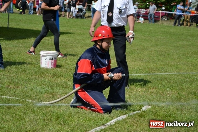 Zdjęcie w galerii na portalu naszraciborz.pl: Nie ma mocnych na Roszków! Pokonał o włos ekipę z Owsiszcz w gminnych zawodach! wiadomości z regionu