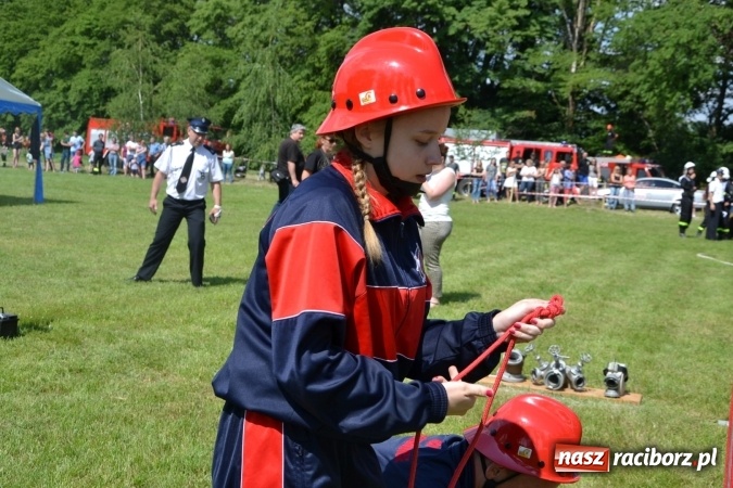 Zdjęcie w galerii na portalu naszraciborz.pl: Nie ma mocnych na Roszków! Pokonał o włos ekipę z Owsiszcz w gminnych zawodach! wiadomości z regionu