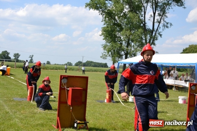 Zdjęcie w galerii na portalu naszraciborz.pl: Nie ma mocnych na Roszków! Pokonał o włos ekipę z Owsiszcz w gminnych zawodach! wiadomości z regionu