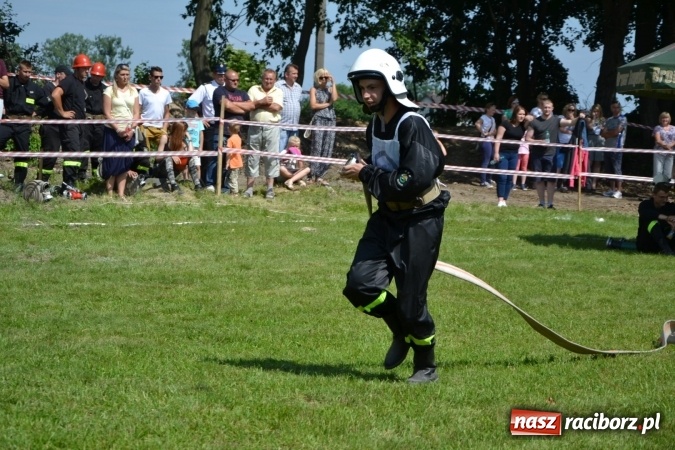 Zdjęcie w galerii na portalu naszraciborz.pl: Nie ma mocnych na Roszków! Pokonał o włos ekipę z Owsiszcz w gminnych zawodach! wiadomości z regionu