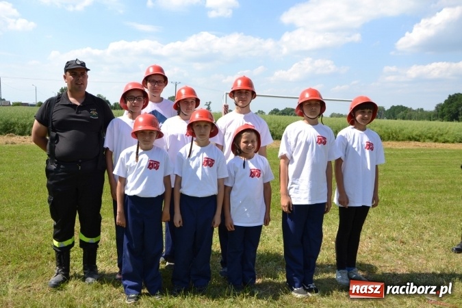 Zdjęcie w galerii na portalu naszraciborz.pl: Nie ma mocnych na Roszków! Pokonał o włos ekipę z Owsiszcz w gminnych zawodach! wiadomości z regionu