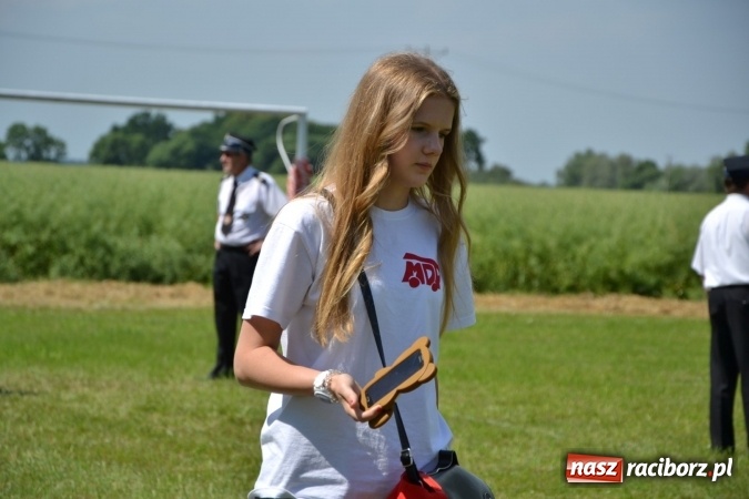 Zdjęcie w galerii na portalu naszraciborz.pl: Nie ma mocnych na Roszków! Pokonał o włos ekipę z Owsiszcz w gminnych zawodach! wiadomości z regionu
