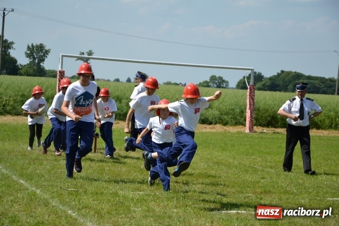 Zdjęcie w galerii na portalu naszraciborz.pl: Nie ma mocnych na Roszków! Pokonał o włos ekipę z Owsiszcz w gminnych zawodach! wiadomości z regionu