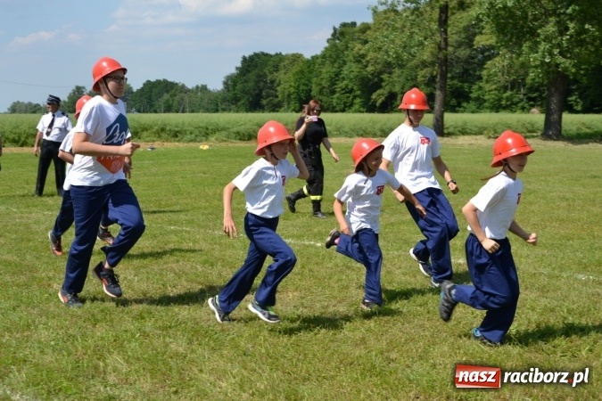 Zdjęcie w galerii na portalu naszraciborz.pl: Nie ma mocnych na Roszków! Pokonał o włos ekipę z Owsiszcz w gminnych zawodach! wiadomości z regionu