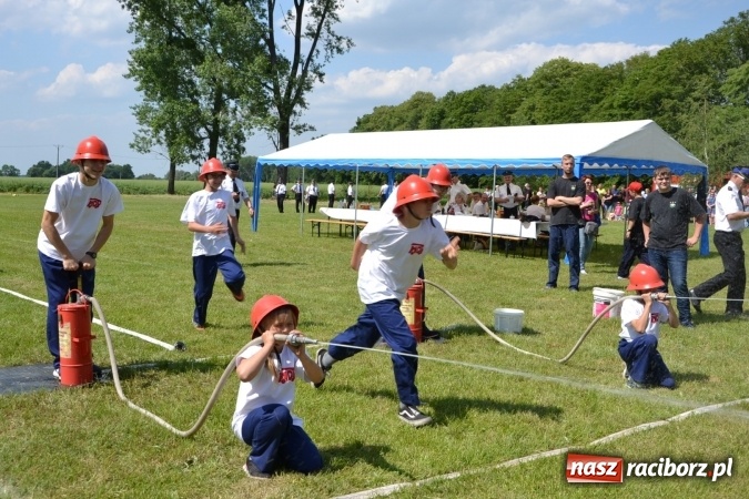 Zdjęcie w galerii na portalu naszraciborz.pl: Nie ma mocnych na Roszków! Pokonał o włos ekipę z Owsiszcz w gminnych zawodach! wiadomości z regionu