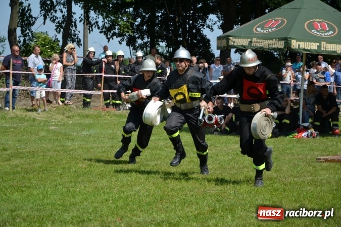 Zdjęcie w galerii na portalu naszraciborz.pl: Nie ma mocnych na Roszków! Pokonał o włos ekipę z Owsiszcz w gminnych zawodach! wiadomości z regionu