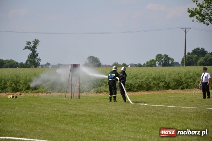 Zdjęcie w galerii na portalu naszraciborz.pl: Nie ma mocnych na Roszków! Pokonał o włos ekipę z Owsiszcz w gminnych zawodach! wiadomości z regionu