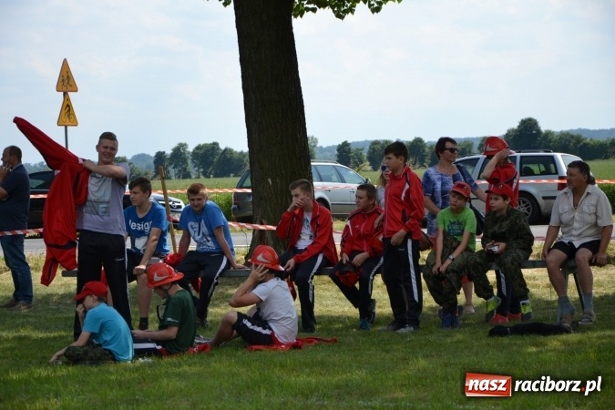 Zdjęcie w galerii na portalu naszraciborz.pl: Nie ma mocnych na Roszków! Pokonał o włos ekipę z Owsiszcz w gminnych zawodach! wiadomości z regionu