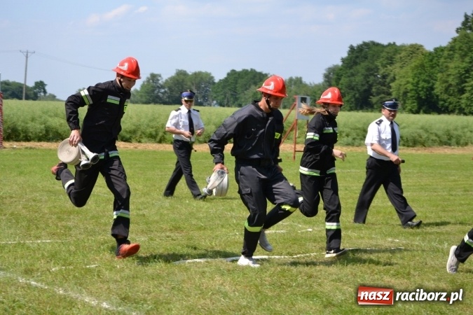Zdjęcie w galerii na portalu naszraciborz.pl: Nie ma mocnych na Roszków! Pokonał o włos ekipę z Owsiszcz w gminnych zawodach! wiadomości z regionu